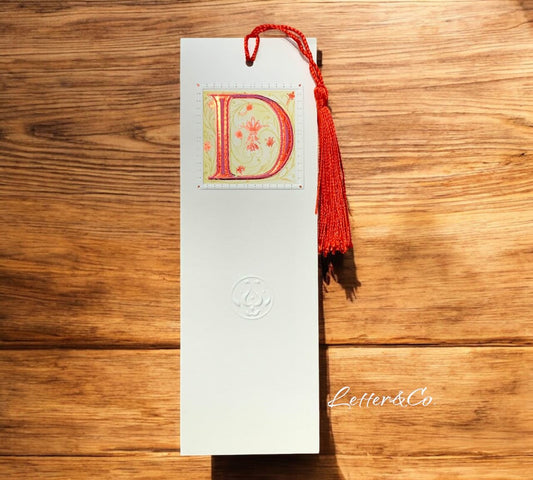 Lesezeichen Bookmark Monogramm D und Quaste in rot